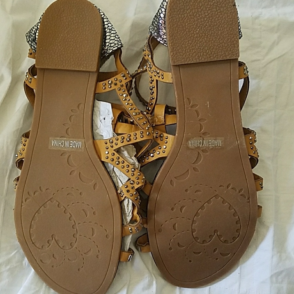 Sandals - Picture 3 of 3